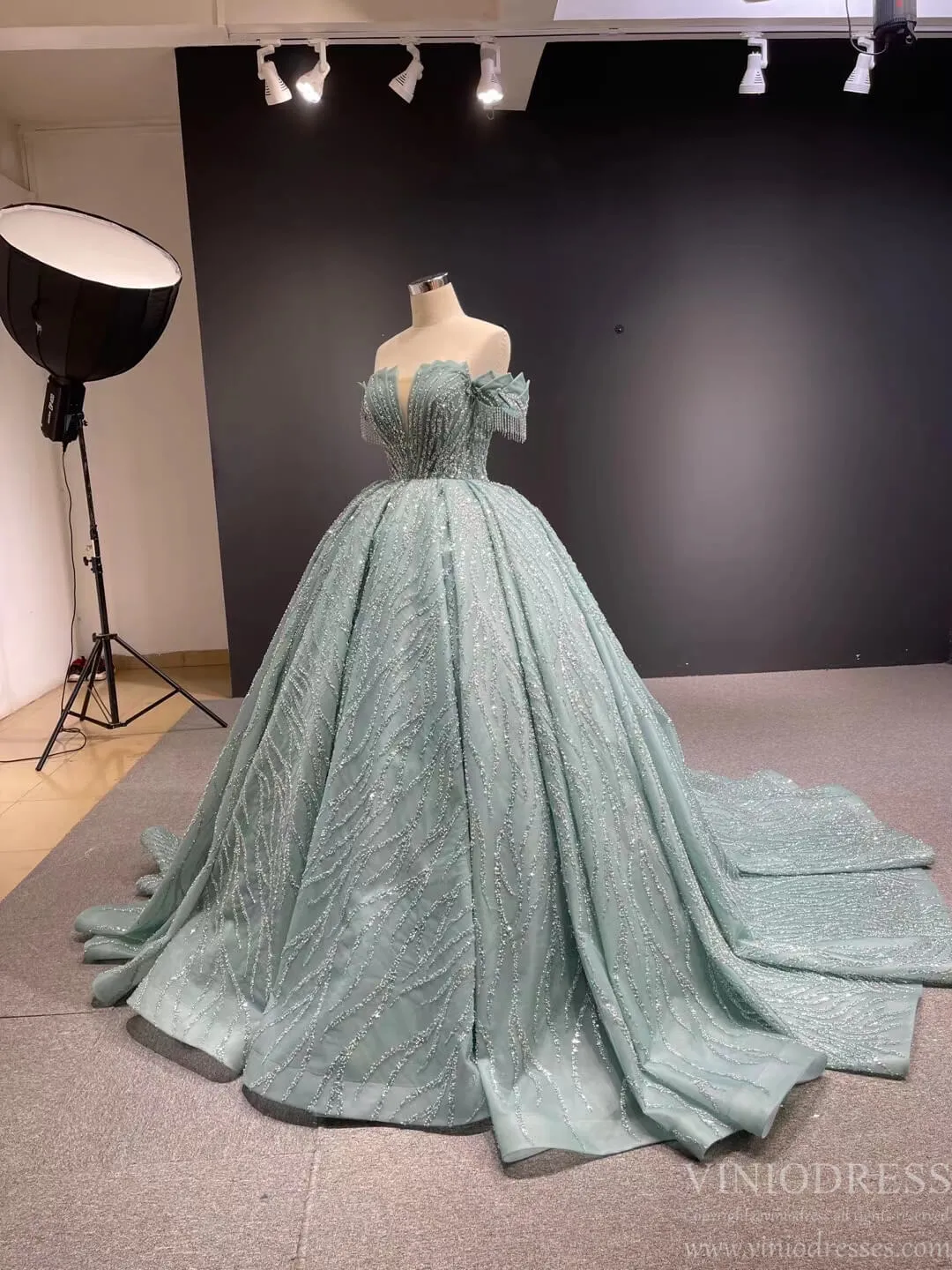 Beaded Green Wedding Dresses Off the Shoulder Quince Dress 67411